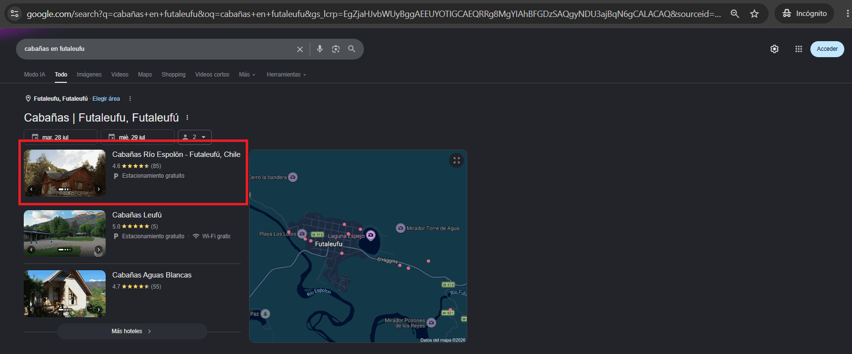 Búsqueda de Google en incógnito para "cabañas en futaleufu": Cabañas Río Espolón aparece en primer lugar del listado de alojamientos